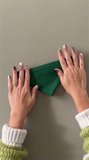How to Fold an Opera Napkin