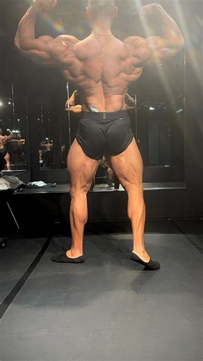 RALPH FARAH | Cluster sets are a powerful intensity technique that lets you push more quality reps with short intra-set rest. In this example: 5 reps × 4... | Instagram