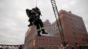 ## CHICAGO FIRE - STAFFEL 6 AUF VOX ## * Deutsche FREE - TV PREMIERE * Folge 06x11 - 06x12 🔥 HEUTE ABEND ab 20:15 Uhr auf VOX ♥️ Ein Held kämpft um sein Leben.. Das dürft ihr nicht verpassen!! | Chicago Fire - Germany