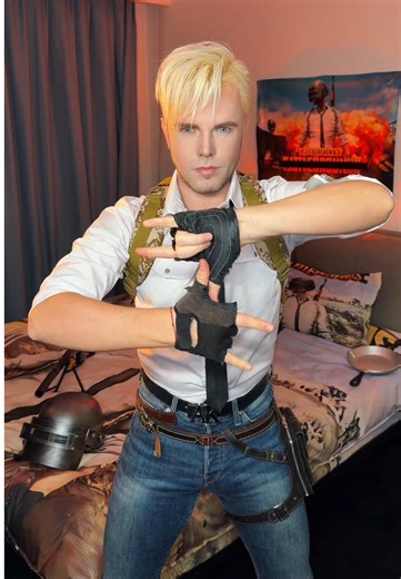 Clap Your Hands Dance Challenge in PUBG Mobile Cosplay