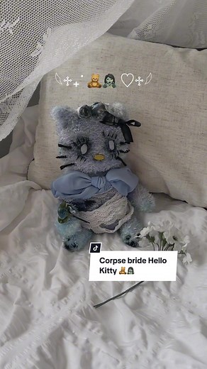 DIY Corpse Bride Hello Kitty Plushie Tutorial