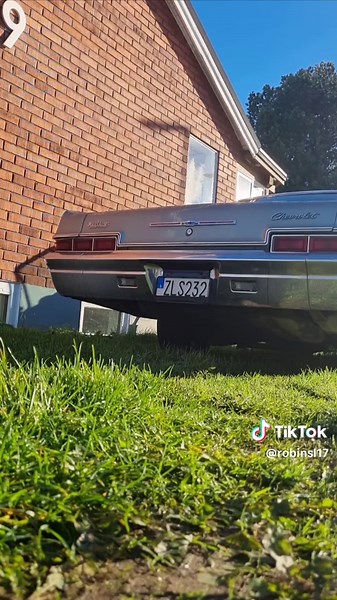 1966 Impala 327 V8 Cold Start in Sweden