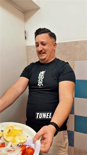 Ochiuri și meniu zilnic!Dacă ți-a plăcut acest clip atunci apreciază-ne munca cu un simplu LIKE!