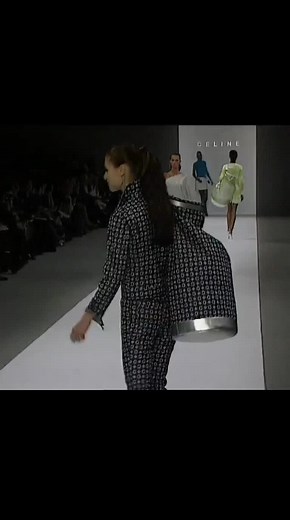 Celine Spring Summer 2000: Gisele Bündchen and Carmen Kass