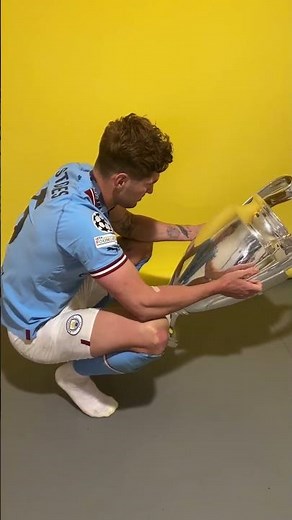 John Stones is IN LOVE with the #UCL trophy 🥰🏆