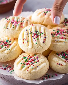 Melt-in-Your-Mouth Easy Butter Shortbread Cookies Delight For the Dough 1 cup unsalted butter ½ cup granulated sugar 2 cups all-purpose flour ...... Full Recipe in Coʍmеոτ 💬 | Ella Recipes
