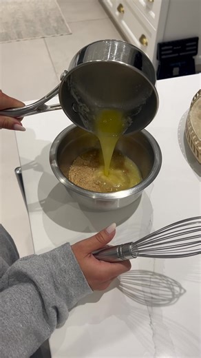Fresh cookies in the oven, made even better with Walker Farms A2 Protein butter 🍪🧈 #A2ProteinButter #HomeBaking #FreshCookies | Walker Farms