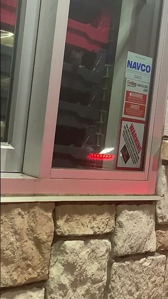 Rats at Whataburger Drive-Thru || ViralHog