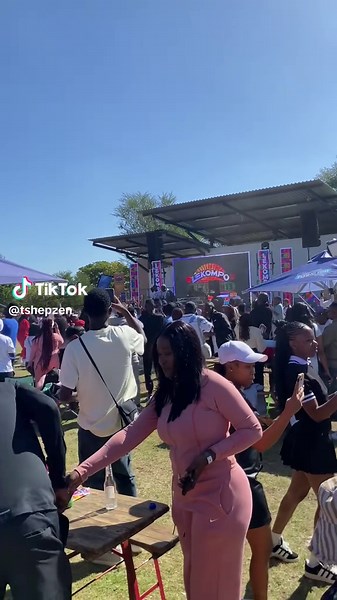 Lekomo Balcony Mix 6: A Celebration of Vibes