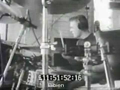 U2 - At soundcheck (R&H Outtakes 1987)