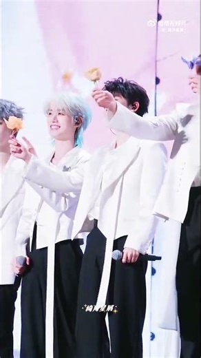 男人最大的魅力是解决问题的能力#祺鑫#风年#马嘉祺丁程鑫#时代少年团六周年演唱会 A man's greatest charm lies in his ability to solve problem