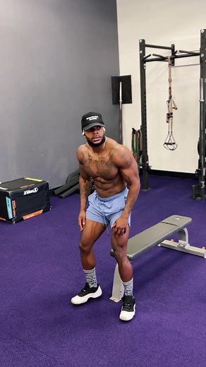 Y’all know I love a good dragon flag kick-out. This advanced core move you can do for reps or time. I’m using it to help extend how long I hold a front lever. Threw in a few sets for time to close out my shoulder’s session before I chunked the deuce✌🏾. Put those muscles to use❗️ #Ablebodied #Gym #Exercise #MaleModel | Eugenethefit