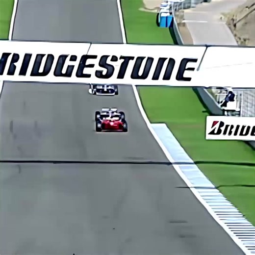 Jacques Villeneuve Makes Michael Schumacher Sweat