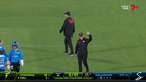 955K views · 15K reactions | Nooooo way! In a five-over game, the Thunder needed three more runs to win off 13 balls... And umpires call for the covers with rain no heavier than it had been in the previous 15 minutes. Game called off, no result 﫣 | 7Cricket | Facebook