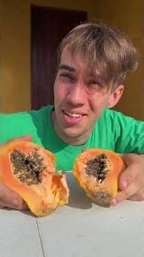 How many seeds do the fruits have?