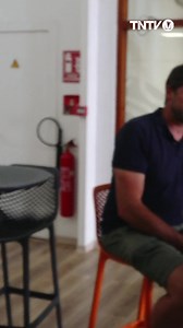 Philippe Petitqueux, ancien maire de Formiguères, explique les raisons qui l'ont poussé à démissionner de son mandat pour s'installer à Moorea, où il développe un parc d'accrobranche. Plus de détails dans notre article 👉 https://www.tntvnews.pf/polynesie/societe/lex-maire-de-formigueres-denonce-une-guerre-de-pouvoir-a-lorigine-de-son-depart-pour-moorea/ | TNTV News