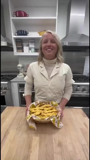 2.6K views | Cheese straws are a classic Southern snack. A cross between a cheese cracker and a savory cookie, they only take a few ingredients to make and are delicious served with wine. Full recipe: https://bit.ly/3Fco1ik | Simply Recipes | Facebook