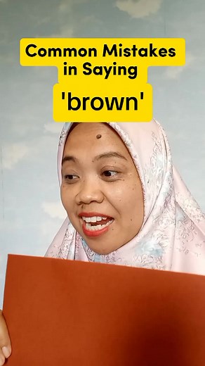 Let’s learn how to pronounce the “ow” diphthong, as heard in word 'brown'. #inggristiktok #diphthong ow#english #belajarbahasainggris #gurubahasainggris #lesbahasainggris #englishphonics #phonicsforkids #sukoharjo #surakarta #solo