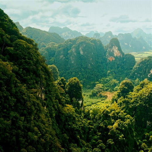 Get ready for the adventure of a lifetime with the SIP Vespa Road Trip Laos 2026! 🇱🇦✨ Kicking off the year in style, some of our SIP Crew are gearing up for another epic journey. Last year we rode through Thailand, and this year... it's Laos! 🛵🔥 Curious about the route and what thrilling experiences await? Stay tuned! 😎 Tell us in the comments: What would you love to see on this tour? 👇🏻 #VespaRoadtripLaos #Laos #Vespa #Lambretta #Scooter #VespaTour #Thailand | SIP Scootershop