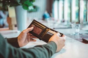 Where intricate detail meets directional design: make our Altius Edge Fermat your new go-to compact card-and cash-carry. Discover our collection here: https://fcld.ly/d85a7tm #MyVictorinox #Altius #Wallet | Victorinox