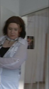 Kochen und andere alltägliche Handgriffe sind für viele junge Mütter neu. Im Mutter-Kind-Haus üben sie diese Grundlagen täglich. Gemeinsame Mahlzeiten und Tagesrhythmus sind wichtig für Mutter und Kind. Hier lernen sie, wie man einen eigenen Haushalt führt. #MutterKindHaus #JungeMütter #Alltagsroutinen #Elternwerden #Familienleben | Only Human Deutschland