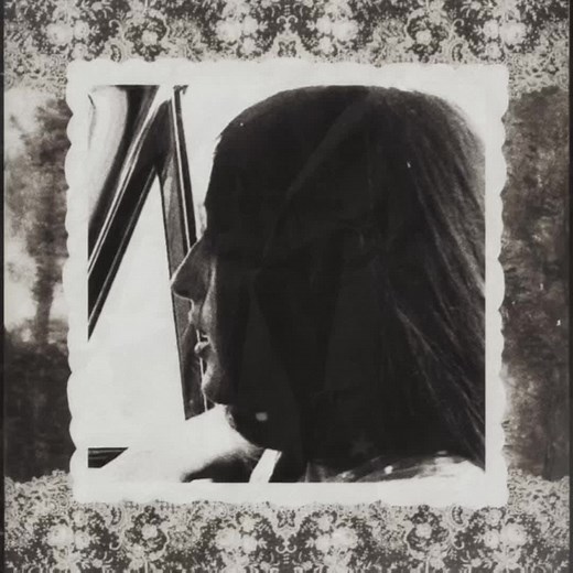 Joan Baez: The Voice of the 60s Folk Scene