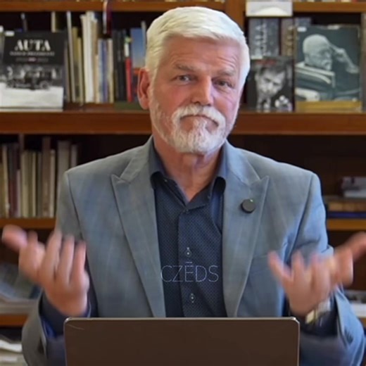 Těším se na komentáře jak prezident dělá 67! 🫡 . #petrpavel #president . #67 #trend . #czech . Edit in: //Adobe premiere pro// . !!NENÍ MYŠLENO VE ŠPATNÉM SMYSLU NA PANA PREZIDENTA A NENI TO ZÁMĚR NA POLITIKU!! . ‼️Nevkusné komentáře spojené s politikou mažu!‼️ .