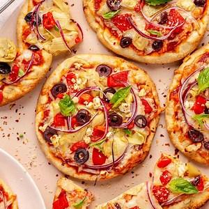 Easy Greek Pita Pizzas