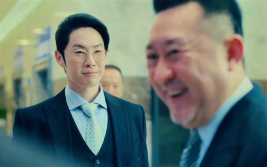 男人表面斯斯文文，实际上却杀伐果断