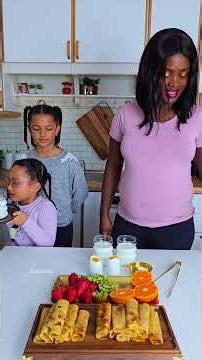 Watch me serve this pancake breakfast #pancakes #breakfasttime #familybreakfast #youtubeshorts