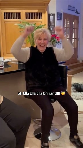 ALIBI IS NO. 1 ON THE BIG TOP 40!!!! Thank you @capitalofficial for having me and thank you guys so much for all your support, it means the world 💖 E x x #newmusic | Ella Henderson