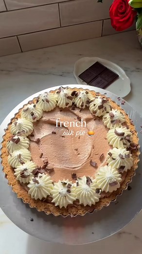 Cozy thanksgiving 🦃 🍁 series episode! French Silk Pie. This pie ticks off all the boxes 1. You can make it ahead. 2. Only 5 min of baking the crust 3. Easy and everyone will love it. Recipe in the comments below! #Thanksgiving #thanksgivingdinner #thanksgivingfood #recipe #recipeideas #recipesharing #deliciousfood #fblifestyle | A Cozy Kitchen