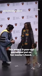 This adorable 3-year-old helps his mom with her master’s hood at her graduation ceremony. 🥹❤️ https://trib.al/xpvTsN4 | Good Morning America