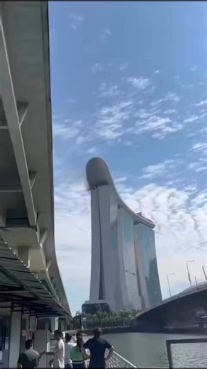 @ A fire broke out at Marina Bay Sands (MBS) on Oct 28, likely due to welding works.The Singapore Civil Defence Force (SCDF) said it was alerted to the fire at 1 Bayfront Avenue at about 3.40pm.The fire involved a plastic mat on the 55th floor of MBS Hotel Tower 3, and was extinguished by MBS staff using a hose reel before SCDF’s arrival. | Lee Derrick