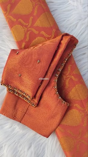 Design & Fashion | Simple aari work 🧡✨ @design_fashion_afiyasamsudeen Dm for enquiries We do Customized aari work blouse at your budget 🌸Simple buttas work... | Instagram