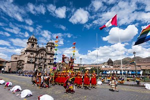 Costumbres y tradiciones del Perú: juegos, religiones, folklore, y más