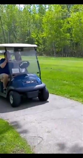 Golf moments #scareprank #golf #golftiktok #prank #funnyvideos