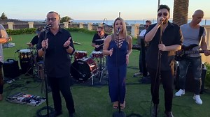 "Careless whisper" de George Michael, por The Hindley Street Country Club, en la voz de Danny Lopresto. «Careless Whisper» es una canción interpretada por el cantante británico George Michael, incluida en el segundo álbum de estudio del dúo Wham!, Make It Big. Las compañías Epic y Columbia Records la publicaron el 24 de julio de 1984 como el segundo sencillo del álbum. Técnicamente, es el sencillo debut de Michael. Fue compuesta y producida por el intérprete. «Careless Whisper» es una pista de g