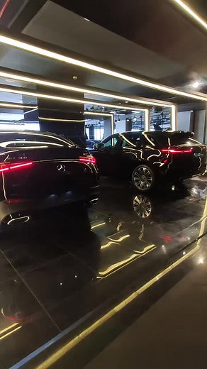 Mercedes GLC300 vs Range Rover Velar