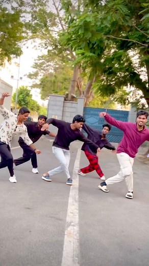 @ppl_cal_me B | Kanmani anbodu ❤️ kadhalan  (trending) Manjummal boys朗 @balajilyon @vasanth_idiot_offl @karthik_epic @_the_funky_official_ ... | Instagram