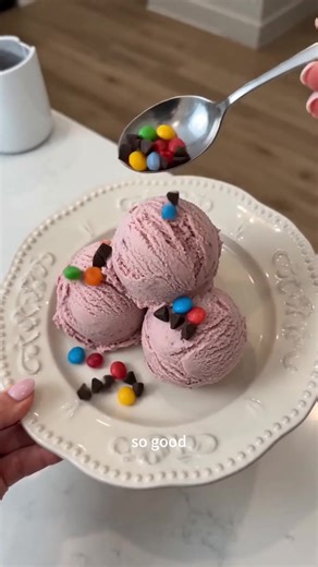 Compact, easy to clean and multi-use for icecream, sorbet and frozen yogurt #smallappliances #beattheheat #familyessential