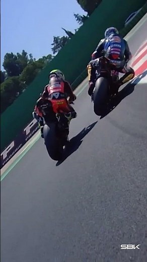 Bautista 🆚 Razgatlioglu lit up Race 2 at Misano in 2022 🔙 | 2022 #EmiliaRomagnaWorldSBK 🇮🇹