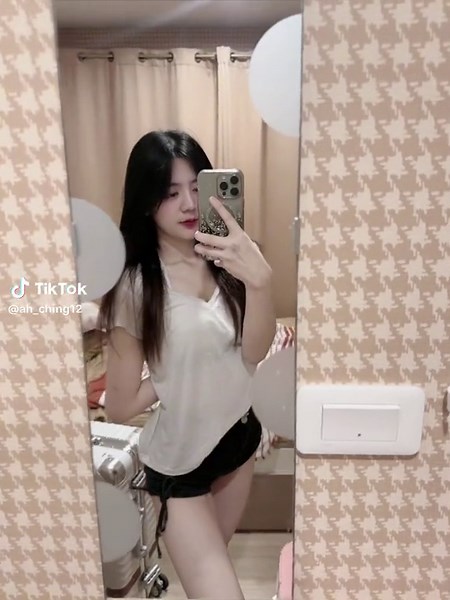 ความรักมันไม่มีในโลก 😝