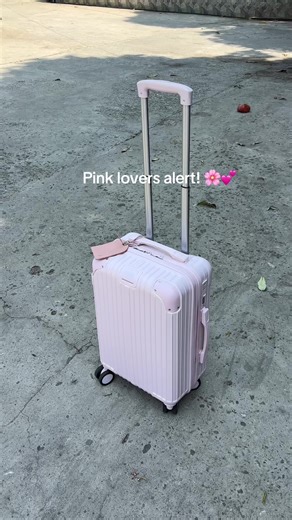 Pink luggage for travel essentials | best pink suitcase ideas