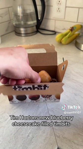 Tim Hortons Blueberry Cheesecake Timbits! 🫐 #timhortons #blueberry #cheesecake #timbits #canada_life🇨🇦 #fyp