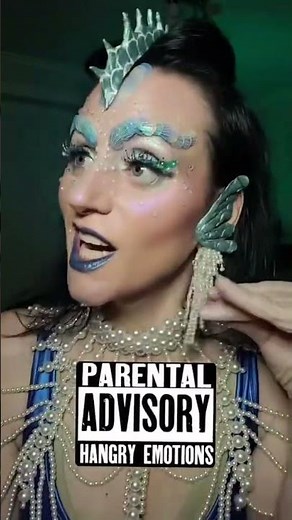 Christmas Makeup Tutorial | Glam Holiday Makeup Look for Parties #creativemakeup #glammakeup