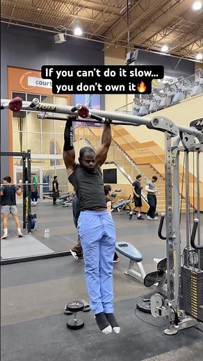 Slow muscle up. No rush. Just strength you can’t fake. #calisthenics #bodyweighttraining #muscleup