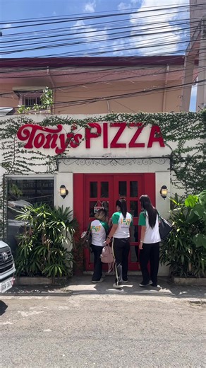 Delicious Pizza at Tonys Pizza in Cebu City