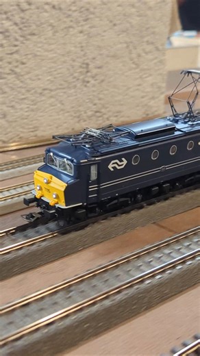 EEN ICOON op de rails! 🇳🇱✨ | Nederlandse Spoorwegen in miniatuur #Shorts