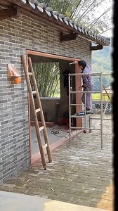A man installed doors and windows with old woods in his old house which he bought #RenovationKing #翻新 #老房翻新 #庭院翻新 #手工艺 #DIY #fblifestyle | Mr.lu